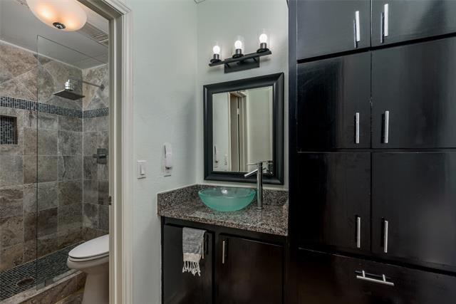 Building Photo - 3105 San Jacinto St