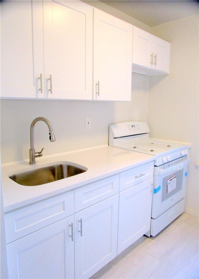 Building Photo - 4315 Webster Ave