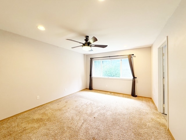 Building Photo - 1059 NW Gladiola Ct