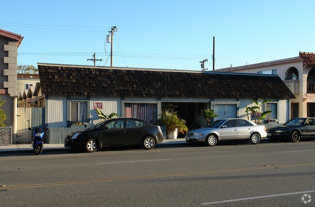 Building Photo - 310 E Balboa Blvd