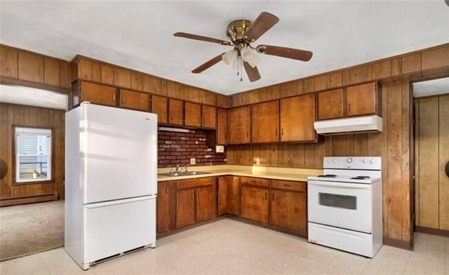 Building Photo - 14 Douglas St