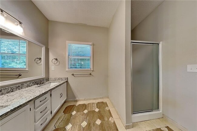 Building Photo - 44 Oak Landing Ct S