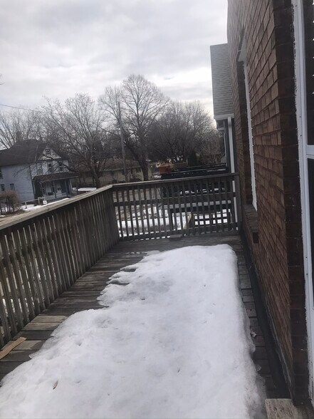 Building Photo - 712 6th St NE