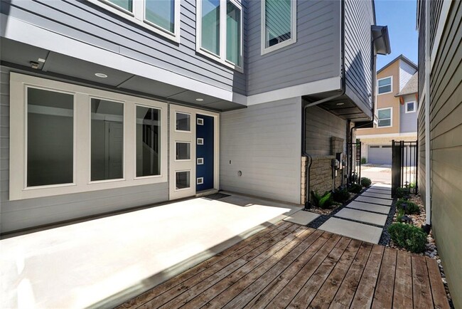 Building Photo - 12606 Red Sparrow St