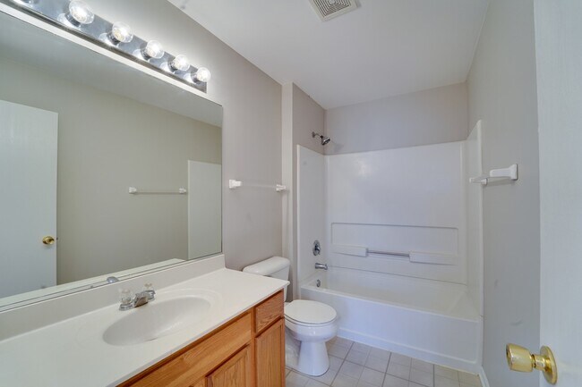 Building Photo - 1231 Silverstone Dr