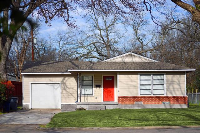 Building Photo - 2325 Kingswood Dr