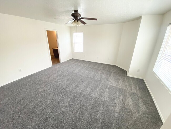 Building Photo - 1243 W 520 S
