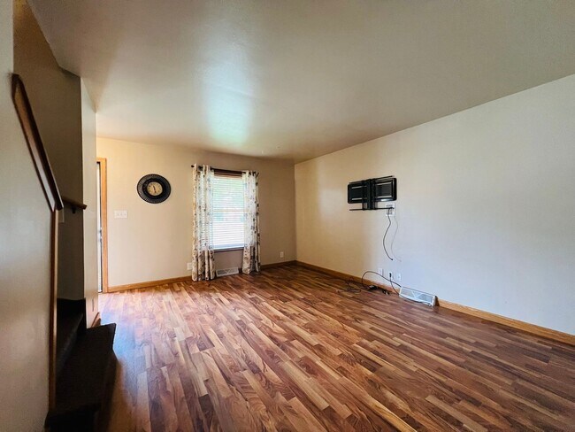 Building Photo - N-52nd Street-4942/4940-42-A