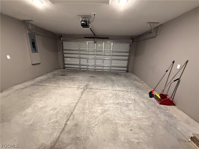 Building Photo - 5903 Ida Ave N