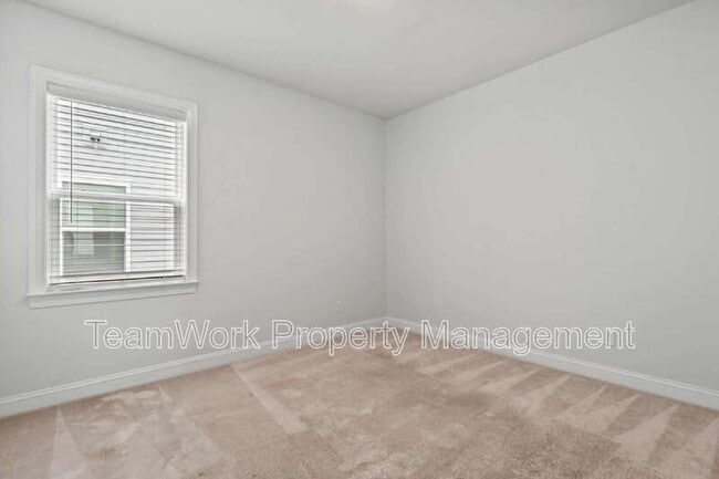 Building Photo - 165 Rowans Creek Dr