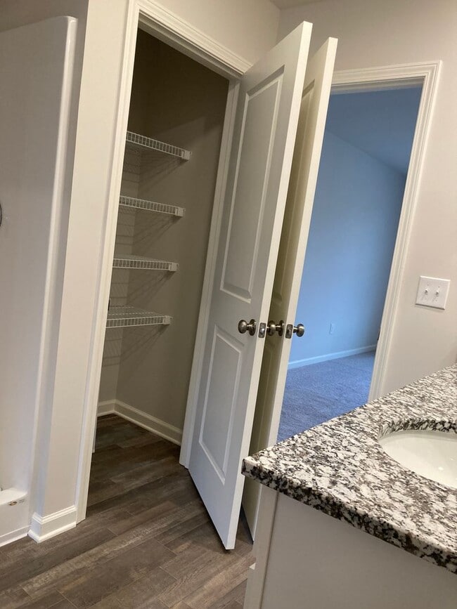 Building Photo - ** Apply TODAY ** Possibly Have Keys in Hand TOMORROW **