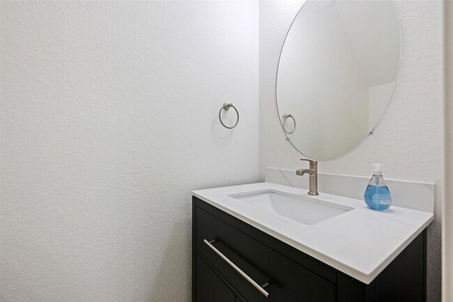 Building Photo - 4501 Whispering Valley Dr