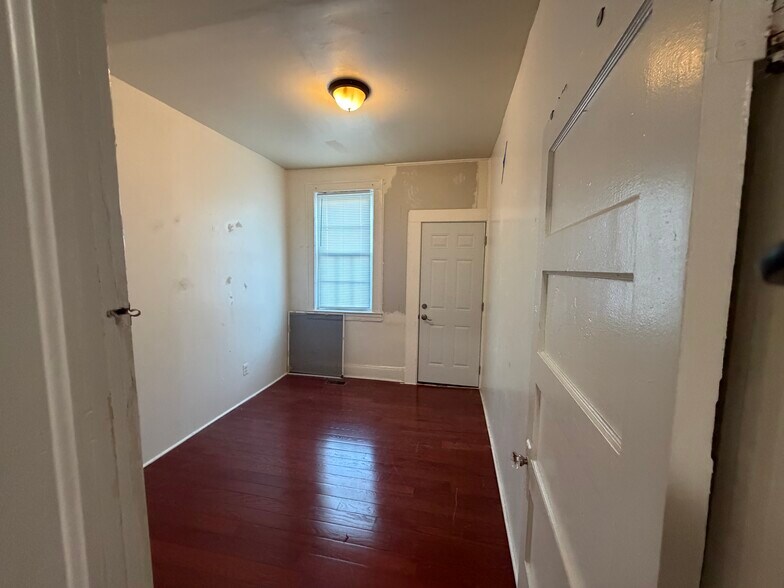 Building Photo - 511 Rappolla St