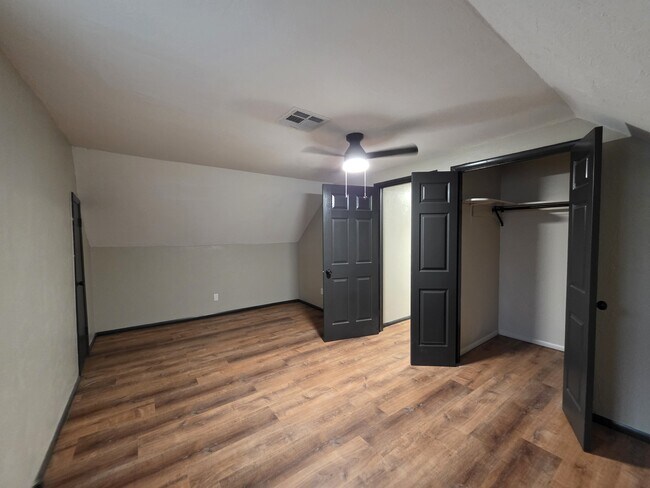 Building Photo - 641 Redstone Ave