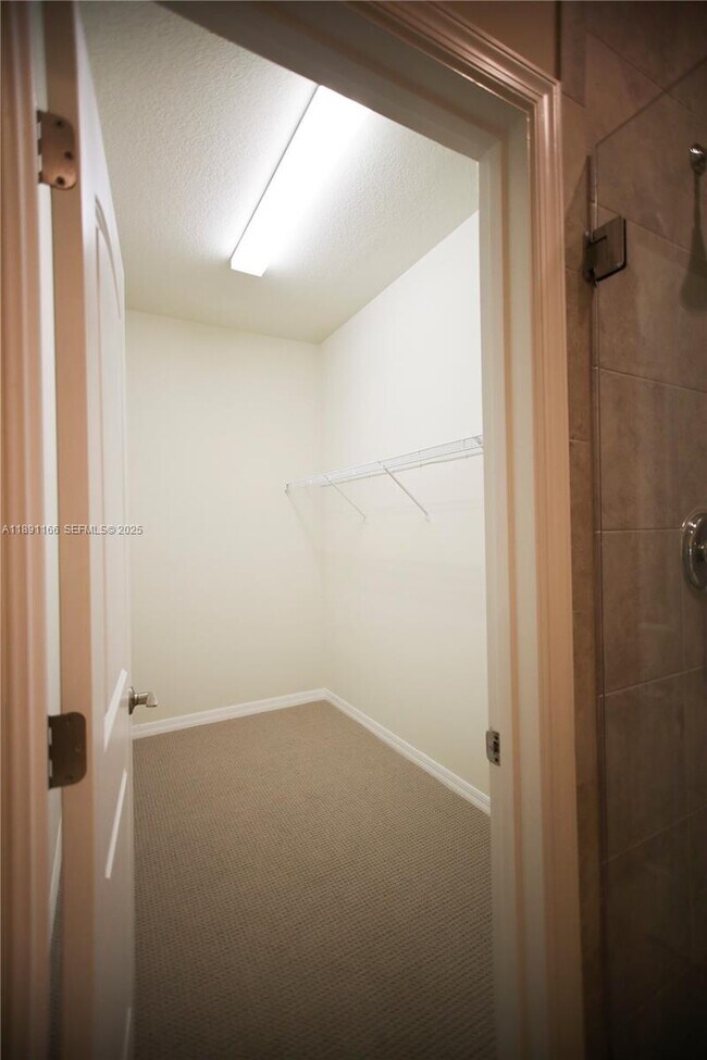 Building Photo - 8293 Cadre Noir Rd