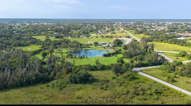 Building Photo - 12235 Hernando Rd