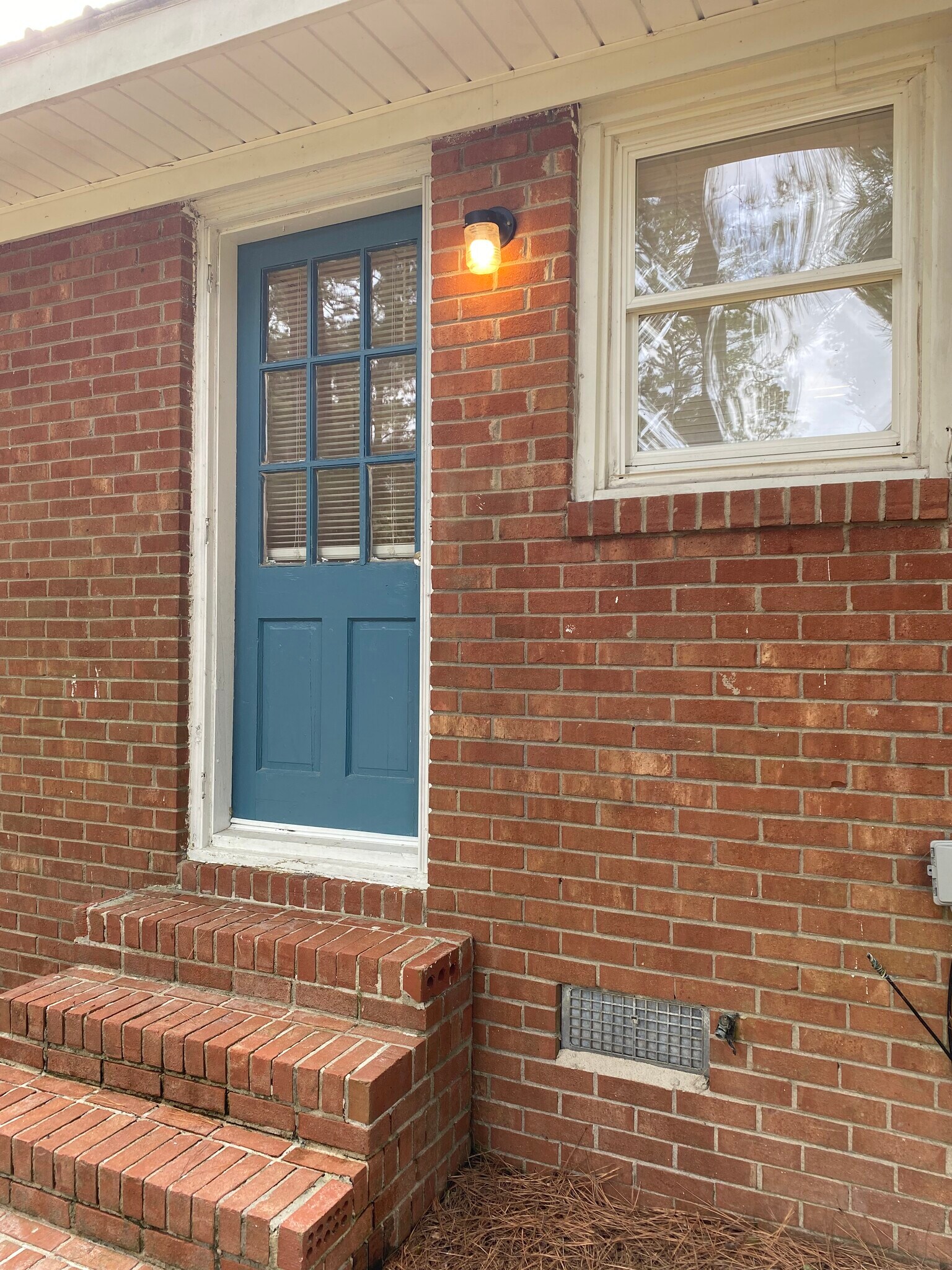 Building Photo - 577 S 7th St