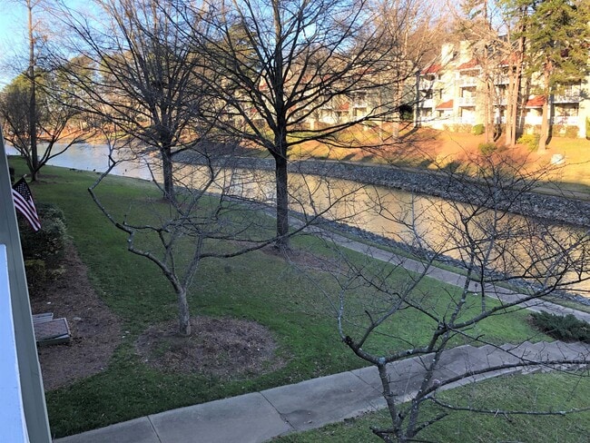 Building Photo - 19827 Henderson Rd