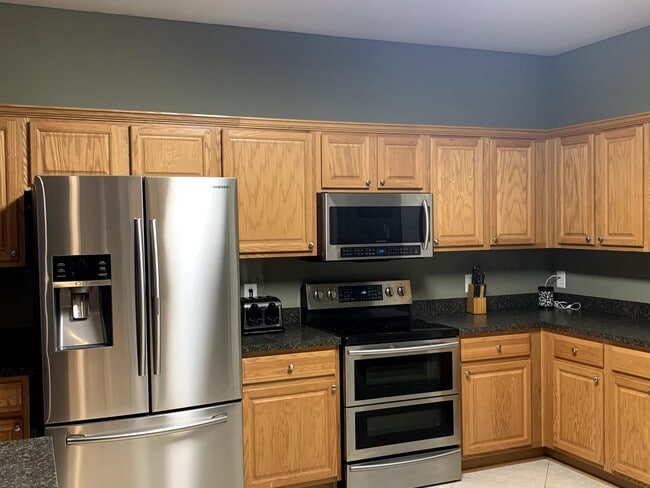 Building Photo - 717 Gazania Ln