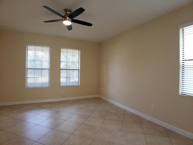 Building Photo - 7449 Ella Ln