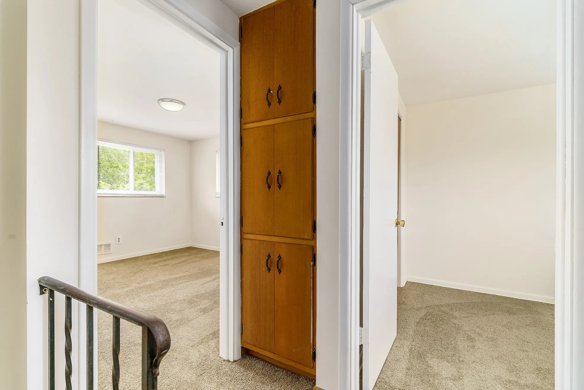 Building Photo - 889 N Meadows Ct