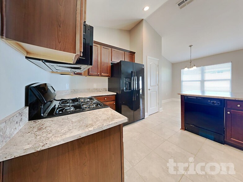 Building Photo - 1599 Lemon Ave