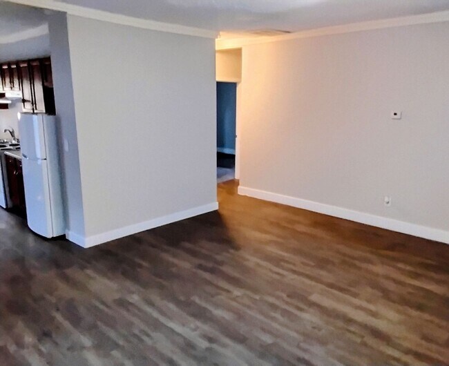Building Photo - Charming 3-Bedroom Home Near the Park – Pe...