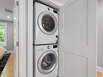 Building Photo - 171 Phipps St