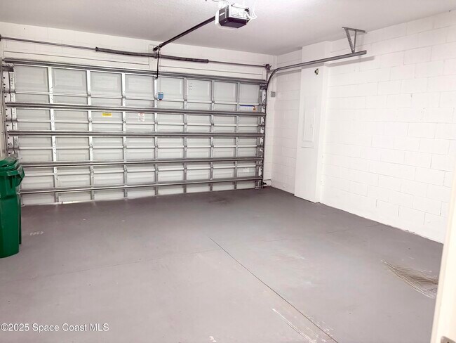 Building Photo - 1455 Isabella Dr