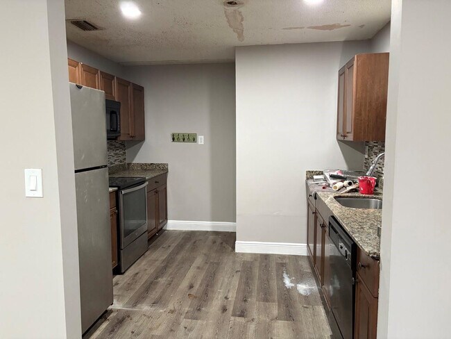 Building Photo - 6502 Boulevard of Champions