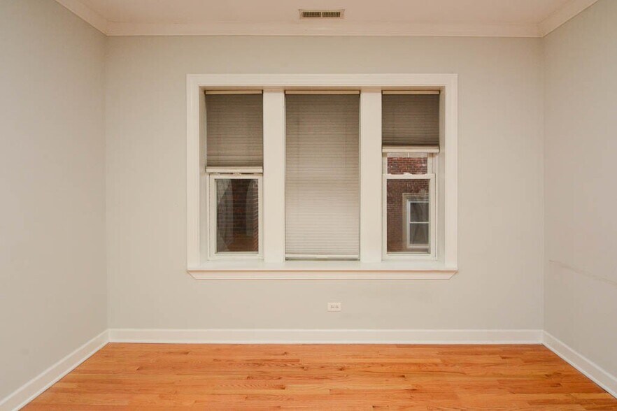 Building Photo - 3251 N Clifton Ave