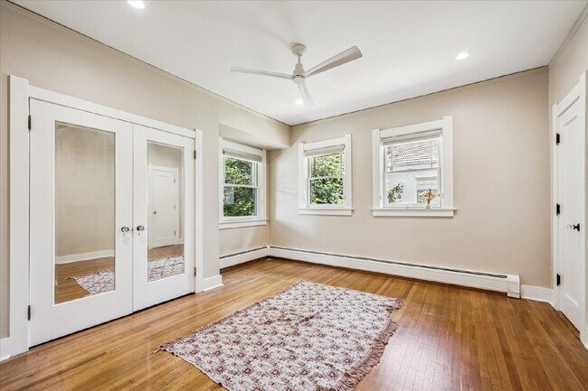 Building Photo - Spacious Comfort in Park Hill – 4-Bed, 2.5...