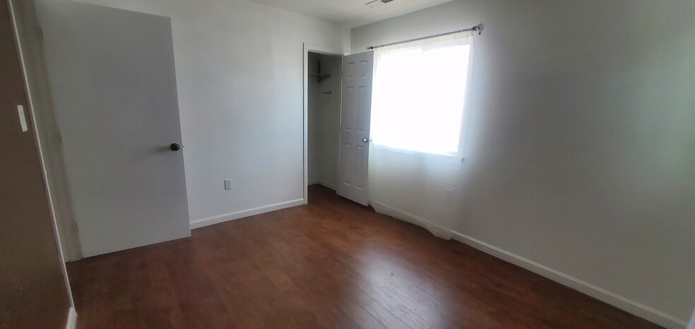 Building Photo - 629 Lee Dr