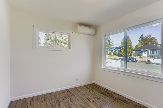 Building Photo - 3bed/1bath Home in Great North Everett Nei...