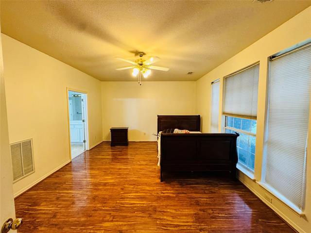 Building Photo - 2762 Hillview Dr