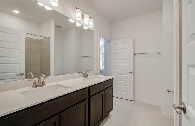 Building Photo - 24811 Harrow Mdw Dr