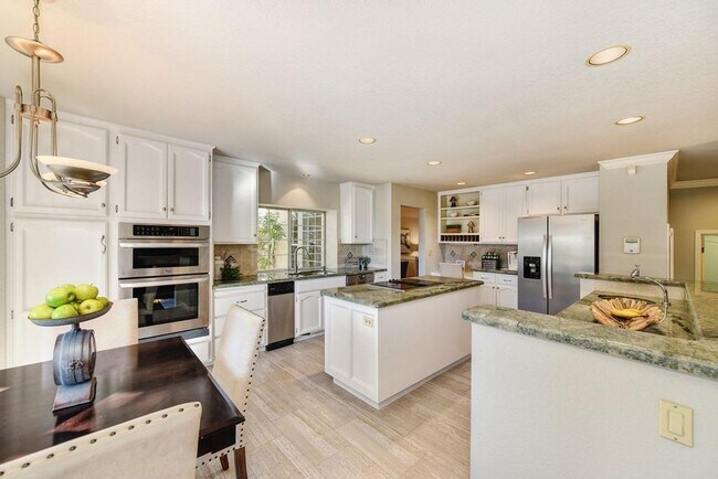 Building Photo - Elegant Granite Bay Home Located in Treelake Village and the  Eureka Union School District