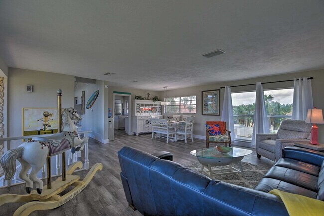 Building Photo - 726 Alden Dr