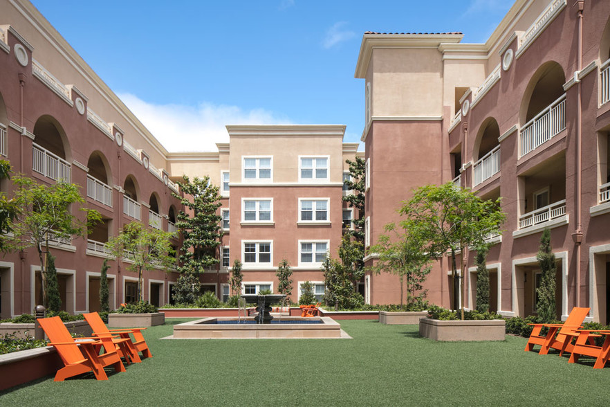 Building Photo - Franklin Street Apartment Homes