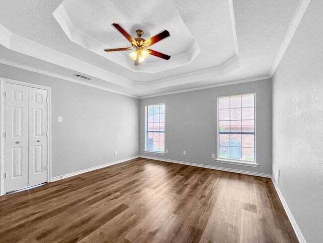 Building Photo - 700 Dartbrook Dr