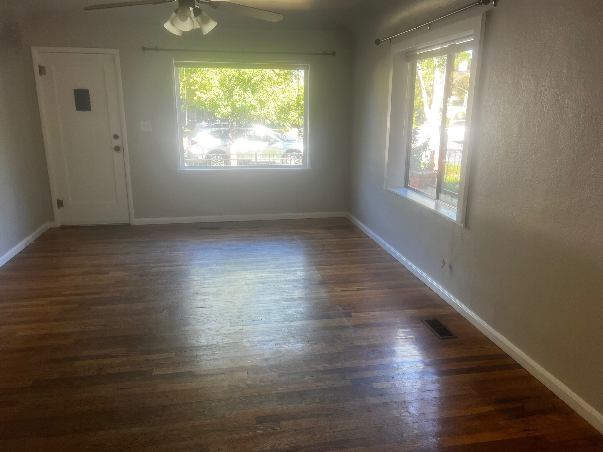 living room - 1509 N 12th St