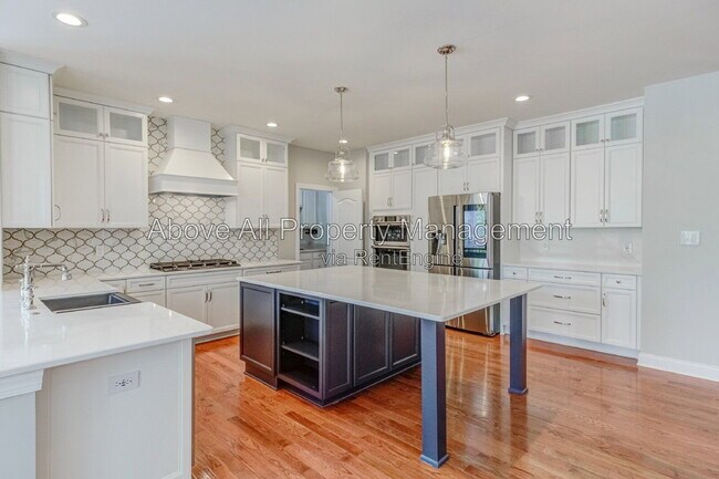 Building Photo - 2041 Jadewood Dr