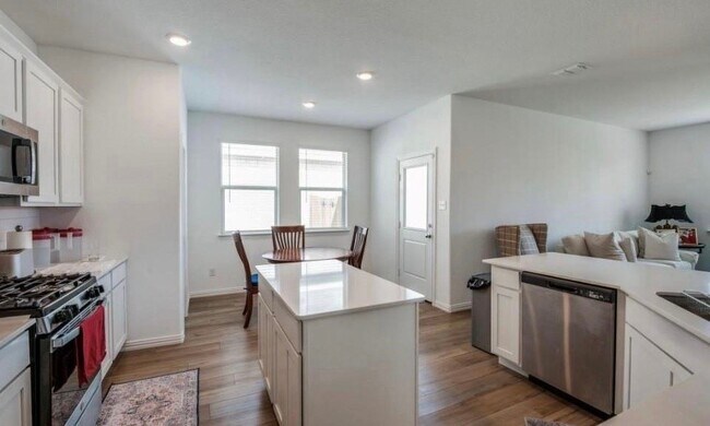 Building Photo - 8424 Gray Squirrel Ln.