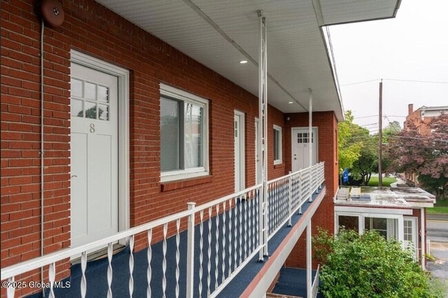 Building Photo - 195 S Broadway