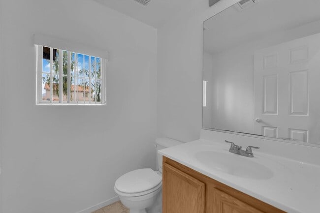 Building Photo - Freshly updated 4-bedroom move-in ready and built for comfortable everyday living.