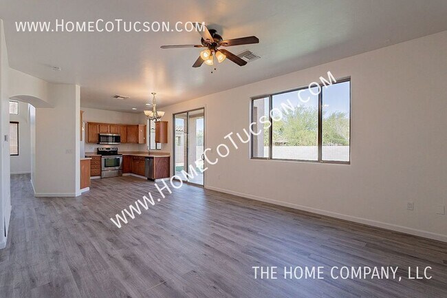 Building Photo - 6645 E Gehrig Ln