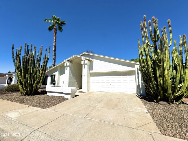 Building Photo - 514 W Fellars Dr