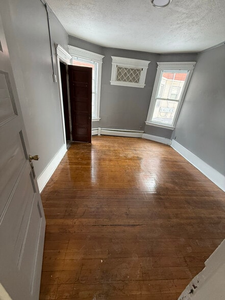 Building Photo - 27 Irving St