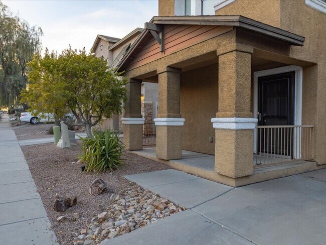 Building Photo - 2 Bedroom, 2.5 Bath