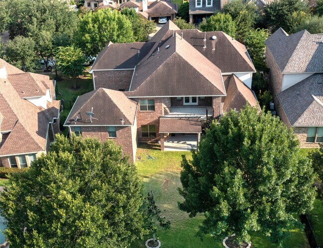 Building Photo - 18814 Cove Vista Ln